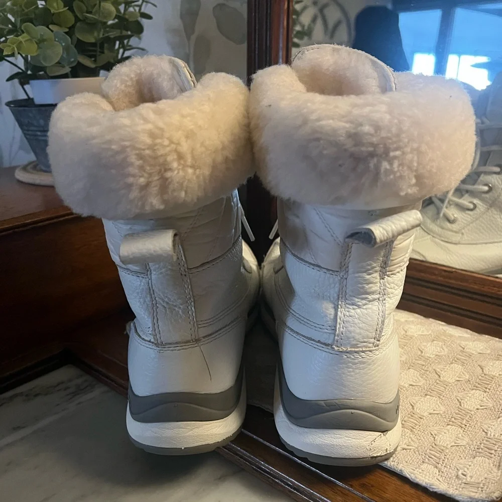 UGG Adirondack III Leather Fur Lined Waterproof Winter Ski Snow Boots‎ Women's 9